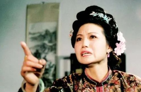 贾政|晴雯会是第二个赵姨娘吗?不,她比赵姨娘聪明,也比赵姨娘张狂