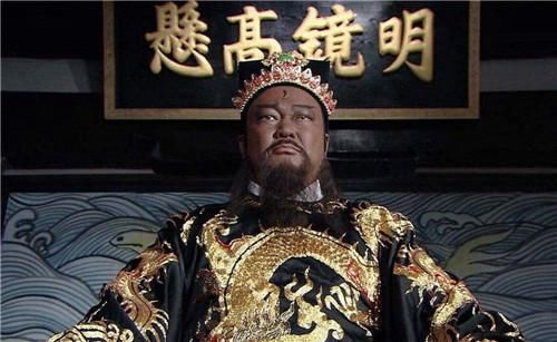 自然|一老农报官：牛舌头被人割了，包拯：把牛杀了卖，小偷自然就会来！