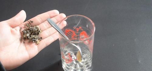 早上起床后口苦口臭？教你一招，让你轻松告别口苦口臭，效果很棒