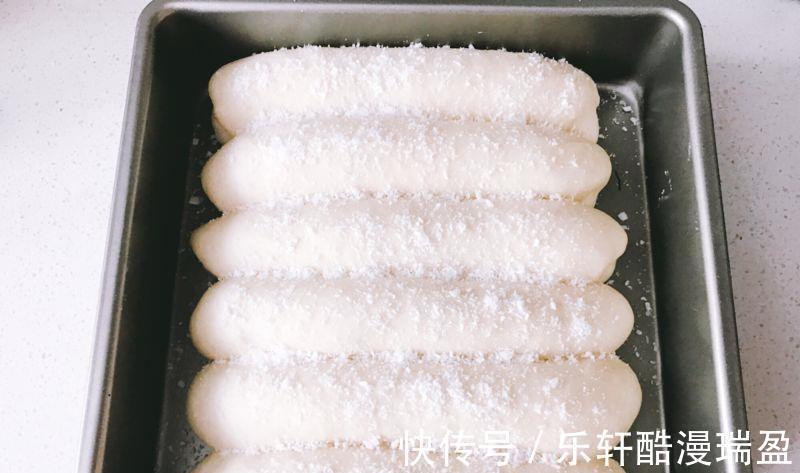 厨师机|松软拉丝的三奶排包（椰浆鲜牛奶酸奶老面包）