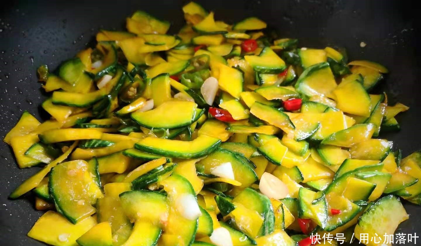 靠边站|夏天黄瓜丝瓜靠边站,多吃这瓜,明目解暑降三高,中老年人要多吃!