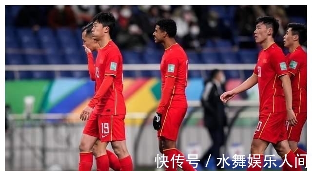 下课|李霄鹏只用一场比赛就证明李铁非成绩原因下课,足协省下600万