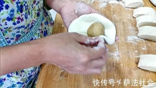 面粉别捣鼓做蛋糕了,现在流行它比蛋糕简单,比油条好吃,收藏