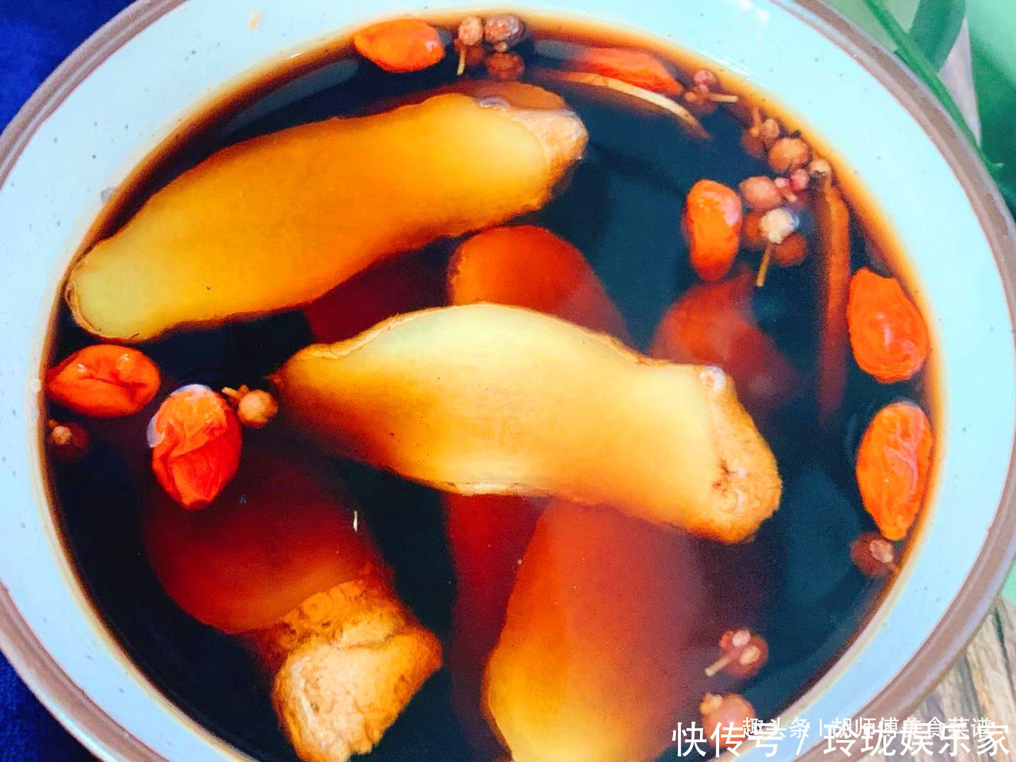 體內(nèi)濕氣|生姜和“它”是天生一對,每天喝一碗,排出體內(nèi)濕氣,腰肢變細(xì)了