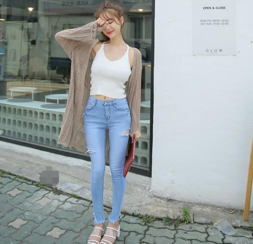 牛仔|女神穿搭：小姐姐爱穿洋气可爱的紧身牛仔裤，更加突显曼妙身材