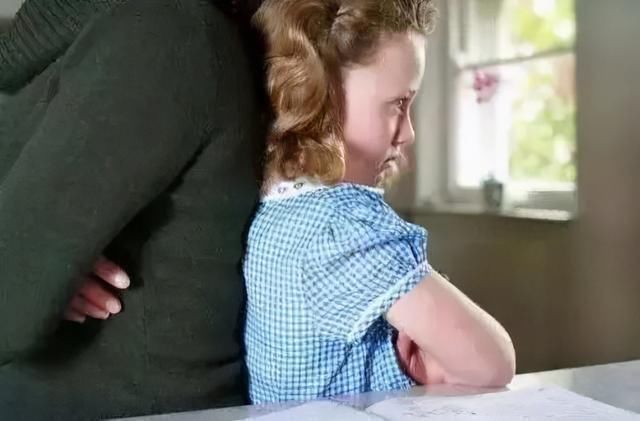 图图|如果孩子有3个特征,预示着他进入“仇亲期”了,要做好心理准备