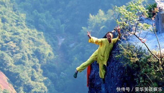 龙头香|传说中的“峭壁飞人”，专门帮游客上龙头香，月收入至少六十万