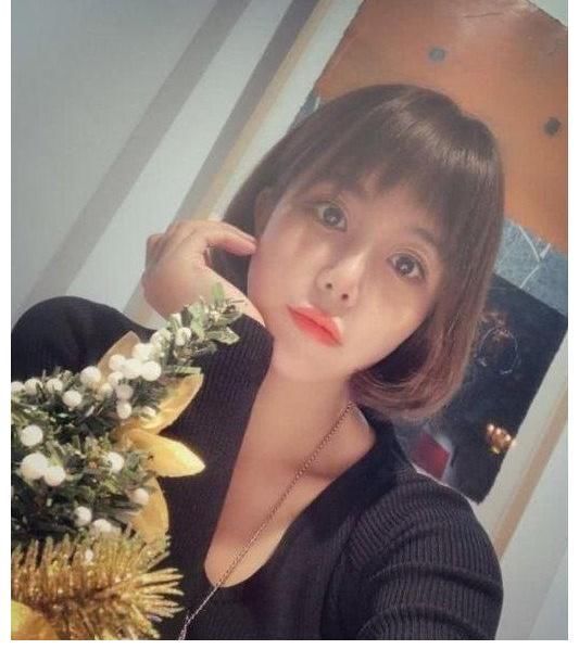 还记得那个宁愿在宝马里哭的物质女吗?看看她现在过的啥日子?