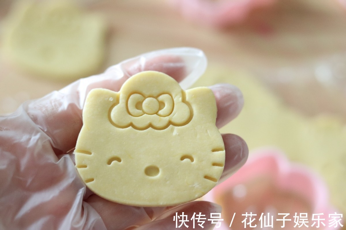 红薯搭配奶粉,做出来美味的饼干,味道香甜极了