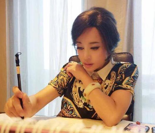 继承#刘晓庆的书法被网友怒赞,重视国粹继承,书法、中医都需要努力