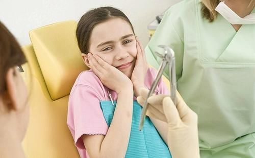 磨牙|来自牙医的忠告:千万别把智齿一次性拔完,真不是想多收钱