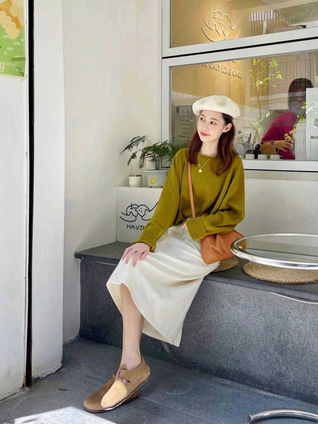 针织 早春不知道怎样穿?针织毛衣+半身裙是顶配,学会再也不用发愁了