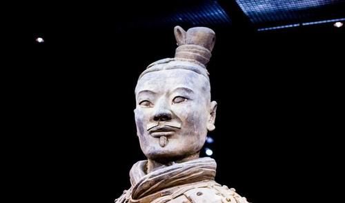 兵马俑|秦皇陵兵马俑，为何千人千面而且还全是单眼皮，不说你还蒙在鼓里
