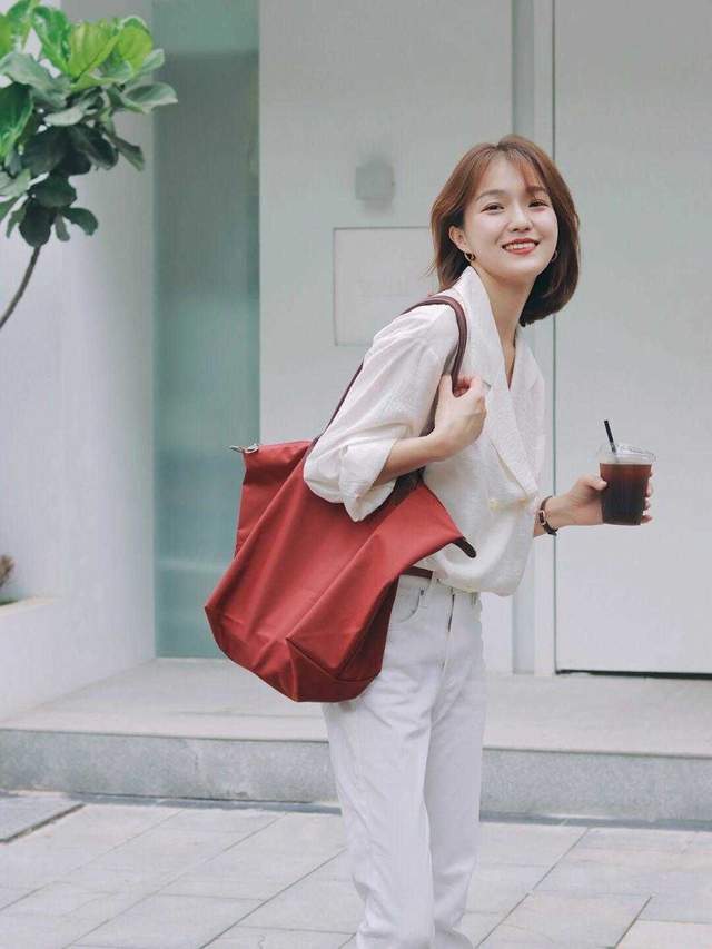 搭配|裤子最不挑年龄了!不光百搭还能提升气质感,简约高级谁能不爱?