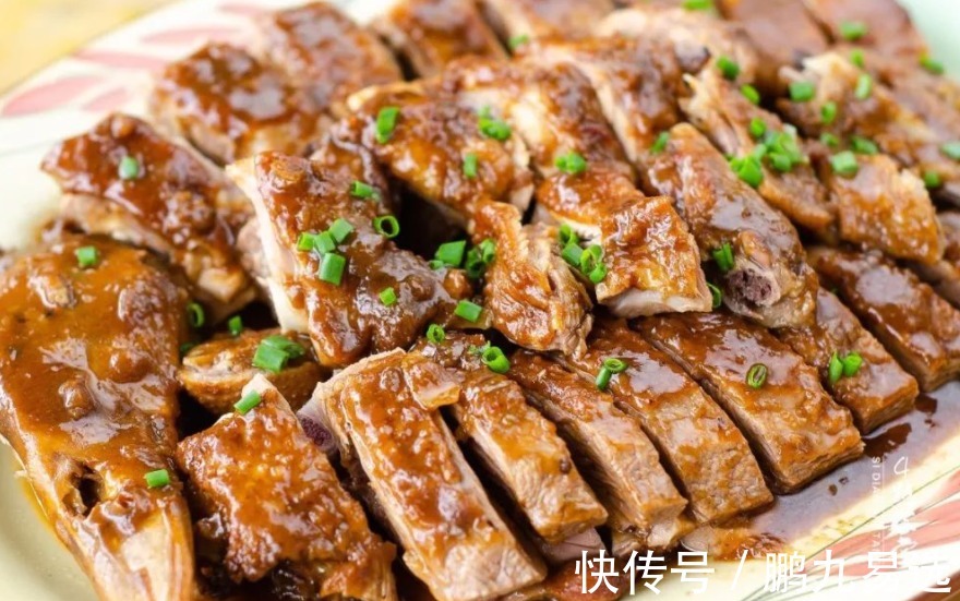 酸爽开胃的酸梅鸭,不柴不腻,妥妥的鸭界翘楚,秘制料汁就在这儿