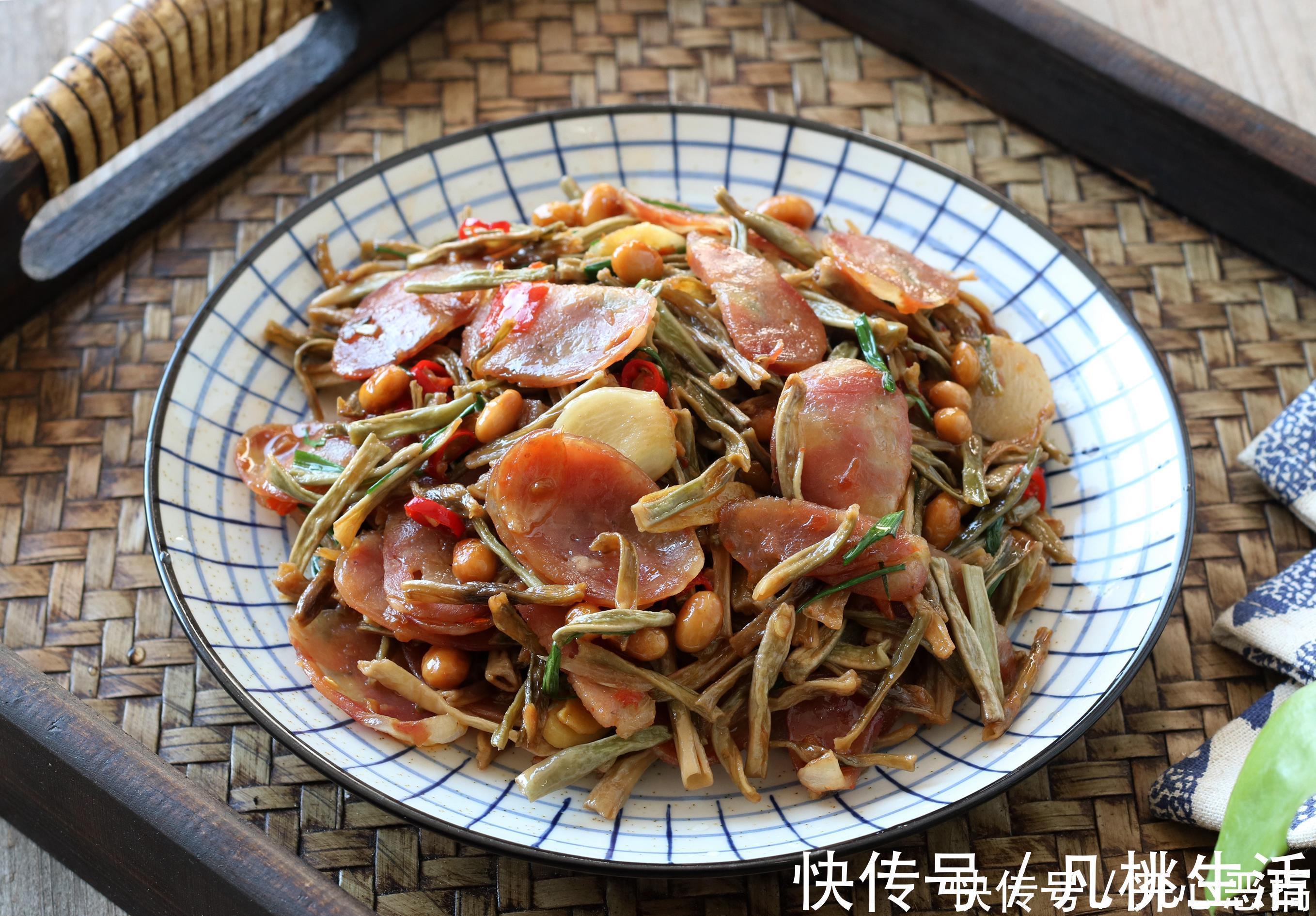 腊肠|过年回娘家，就馋妈妈做的这道菜，香润下饭，连吃三天都不腻