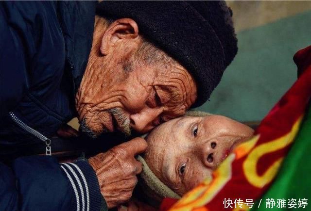 腸癌|52歲男子深夜腹痛送醫查出腸癌，醫生：腸癌從發生到晚期只4步