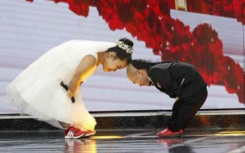 精神史|不顾医生劝告,坚持生下孩子的“中国最矮侏儒夫妇”如今过成这样