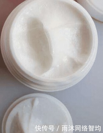 爽肤水|爽肤水倒手上就开始拍?医生哭笑不得:果然是人傻钱多!