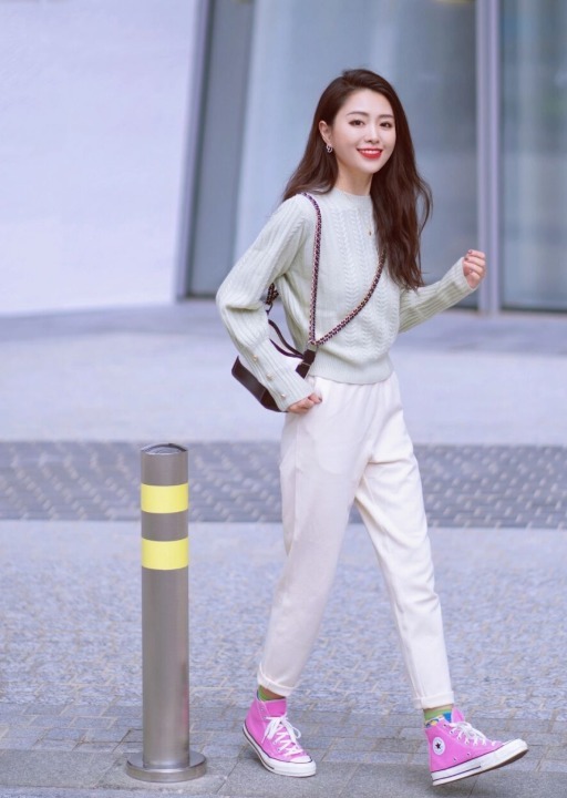 搭配 30+女人出门记得穿毛衣,学潮人这样搭,满足显瘦显高需求!
