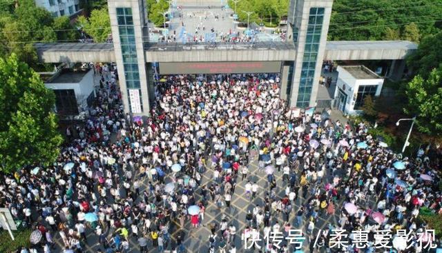 理想大学|高考时，那些“不靠谱”和“过于靠谱”的家长，承包了我的笑点