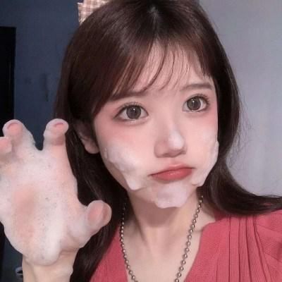 精致|女孩子五官不精致没关系,常做这4个动作,会让你“悄悄”变美哦