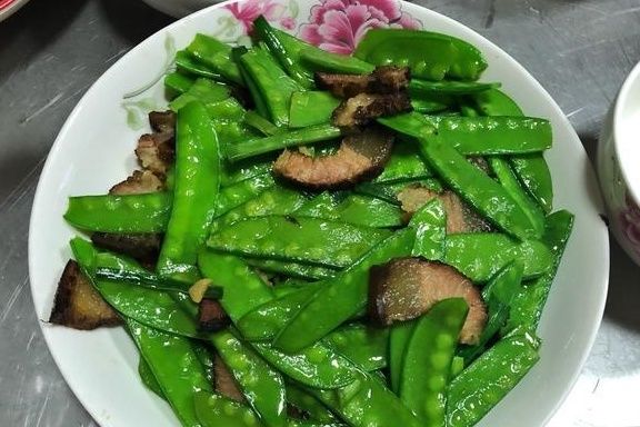外婆家|七夕外婆家聚餐，舅妈做了满满2桌菜，网友：还是农村好，真不错
