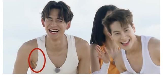 纹身|王嘉尔为遮纹身花样百出，38度高温穿冰袖，范丞丞方式却简单粗暴