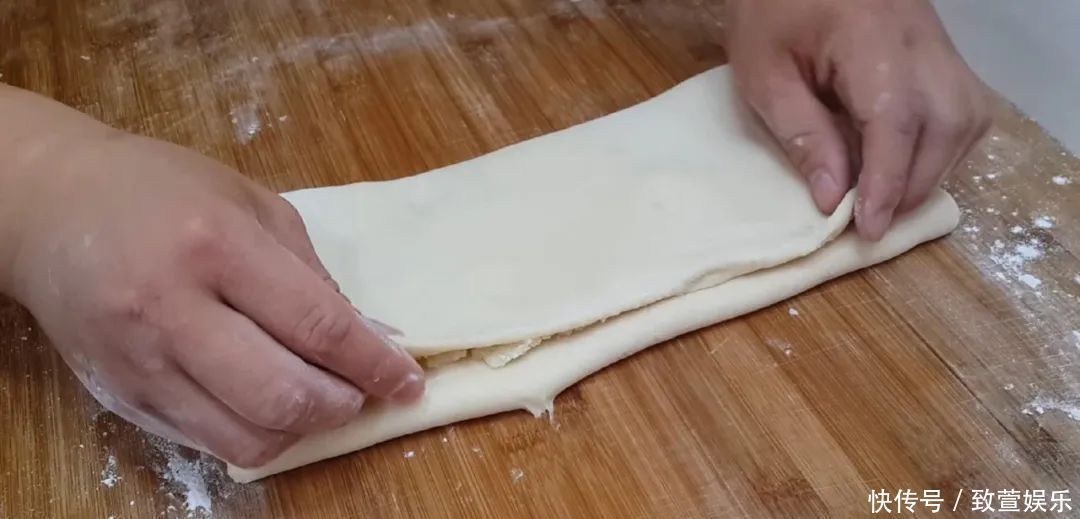 面包|2个鸡蛋,1碗面,不用蒸不用烙,比面包松软香甜,吃过就念念不忘