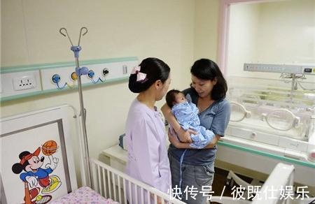 吸烟|宝宝出产房后,谁先抱能决定其命运第一个人很重要,不是迷信