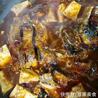 郫县豆瓣酱|大厨教我的鱼头泡饼的做法，果然好吃到没朋友