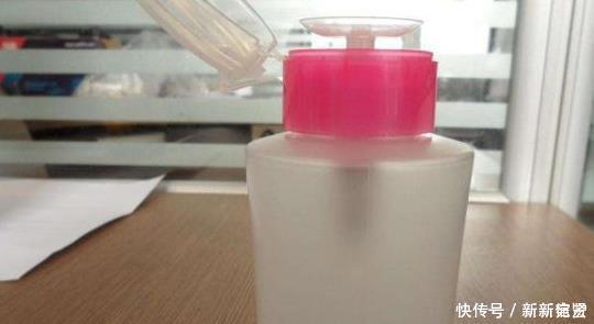 502胶水粘手怎么办?白醋泡?冷水冲?错!