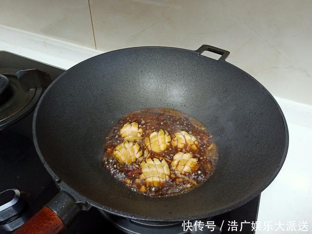 鲍鱼|老两口的极简晚餐,3个菜个个鲜美,好吃不贵无油烟,省事儿