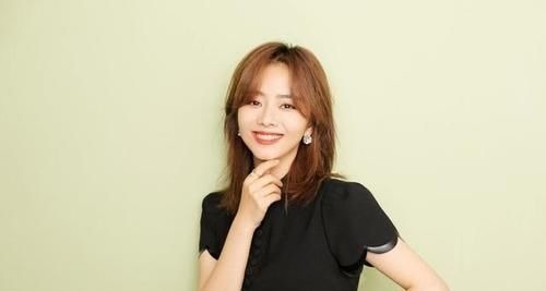 卷发尾 发量多的女生,尽量别留这几种发型,显老还没气质!