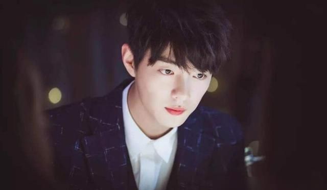 电台|肖战1005电台第一期感动上线这是专属于虾虾们的净土,夜听流泪