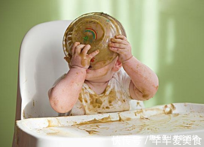 咀嚼|宝宝多久能吃“成人饭”?不到“规定”年龄,父母别给孩子吃