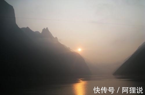 五言律诗！五言律诗一首：秋居黔岭