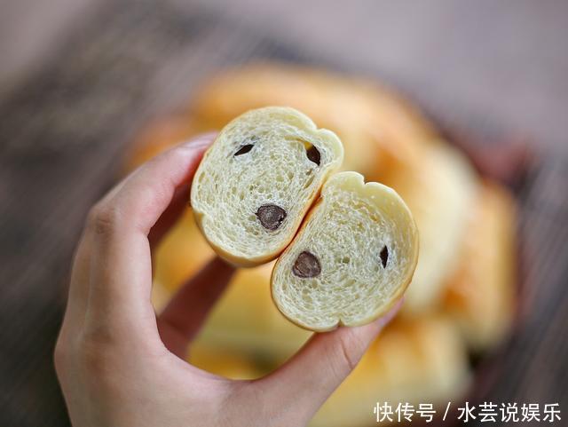 高筋面粉|学会用这种方法做面包,拉丝效果极佳,绵软又香醇,不信你也试试