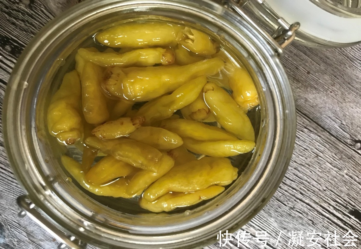 泡椒凤爪|网红小吃泡椒凤爪,在家做非常简单,酸辣开胃