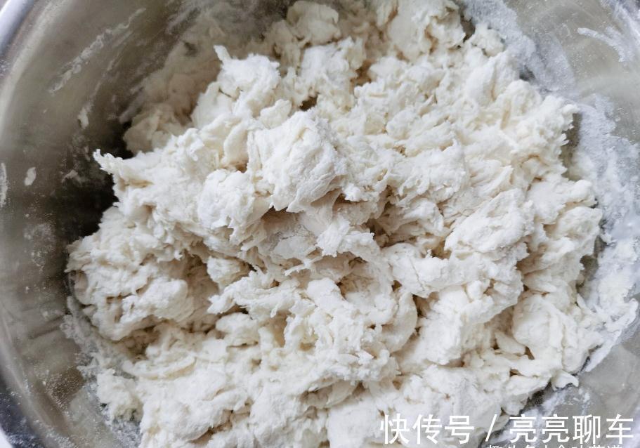 松软|馒头怎么做才好吃？关键在于和面，老师傅教你一招，个个松软好吃