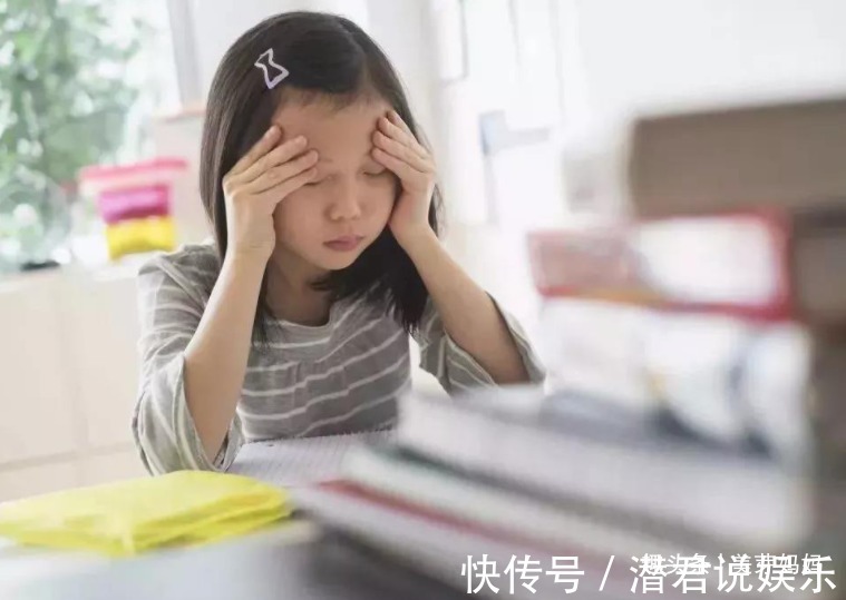 父母|妈妈你为什么有“小翅膀”孩子洗澡时好奇提问，母亲这么回答