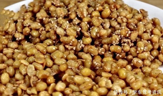 这零食我家一周做一次,做法简单,香甜酥脆,储存一周都不坏