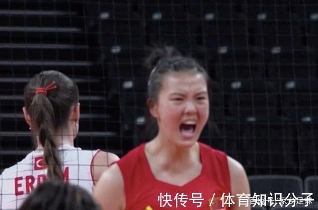 瓦尔加斯|17岁女将获国际排联官方大奖,中国女排呢?郎平用34岁老将战奥运