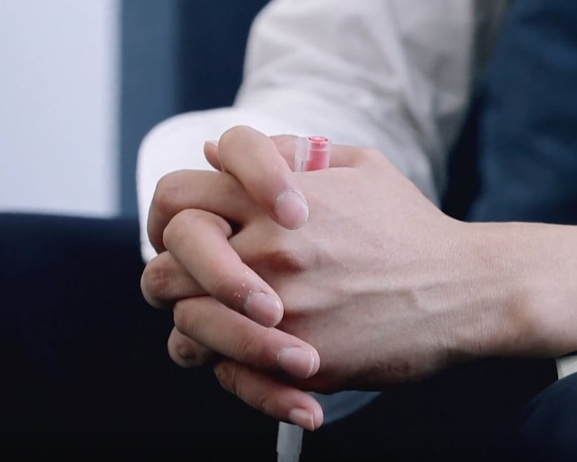 丁辉遭到淘汰,周深撒贝宁表情严肃:学历意味着更高的起点