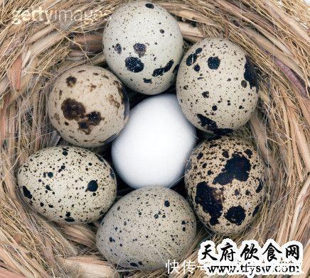 虎皮|夏天香辣下饭菜——豉香虎皮鹌鹑蛋，外皮焦香，味道香浓，香辣解馋