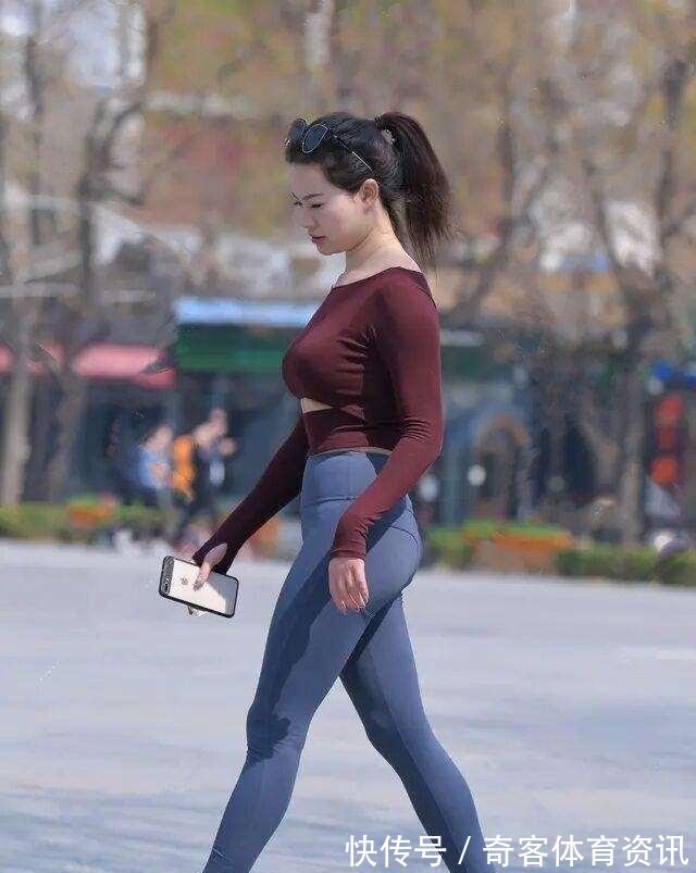 打底裤 精致有型的打底裤穿搭散发时尚气息,彰显女人的气质,优雅出街!