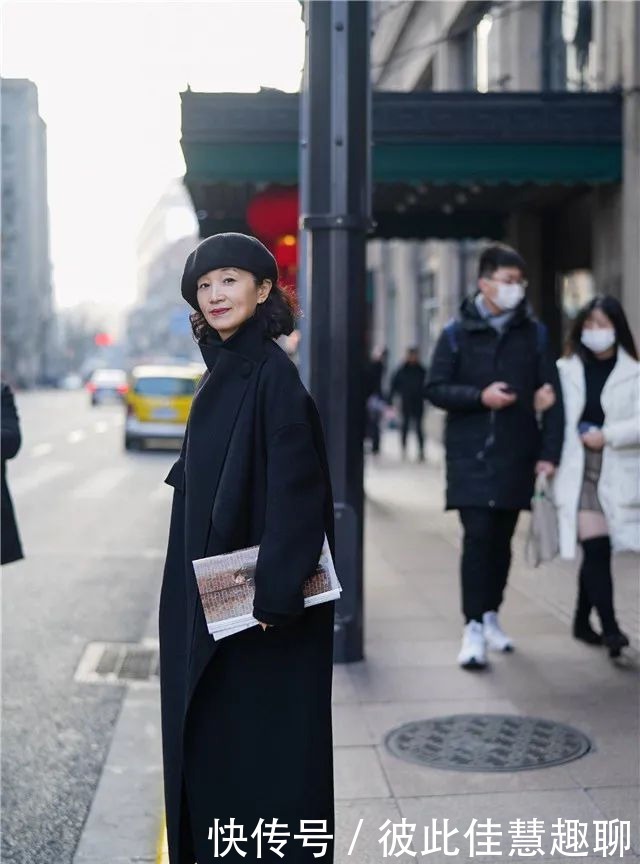  中年女人的穿搭示范，太有气质了