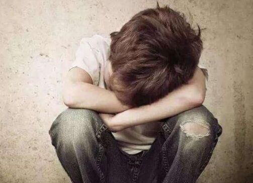 心理健康|孩子被人当“软柿子”捏?父母掌握3个要点,孩子到哪都不被欺负