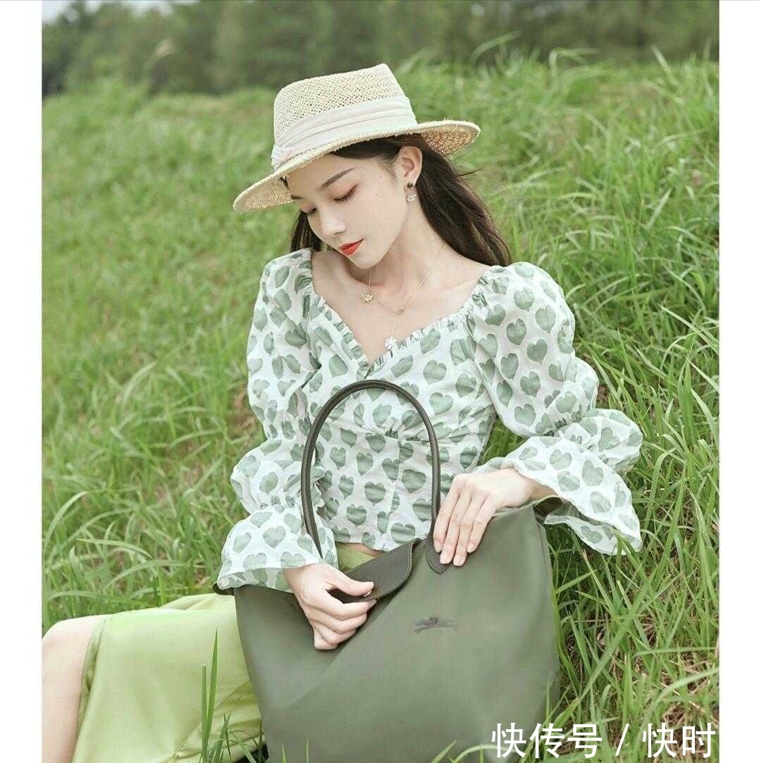 存在感 让人“哇塞,好漂亮”的碎花穿搭,照着穿美丽整个春天