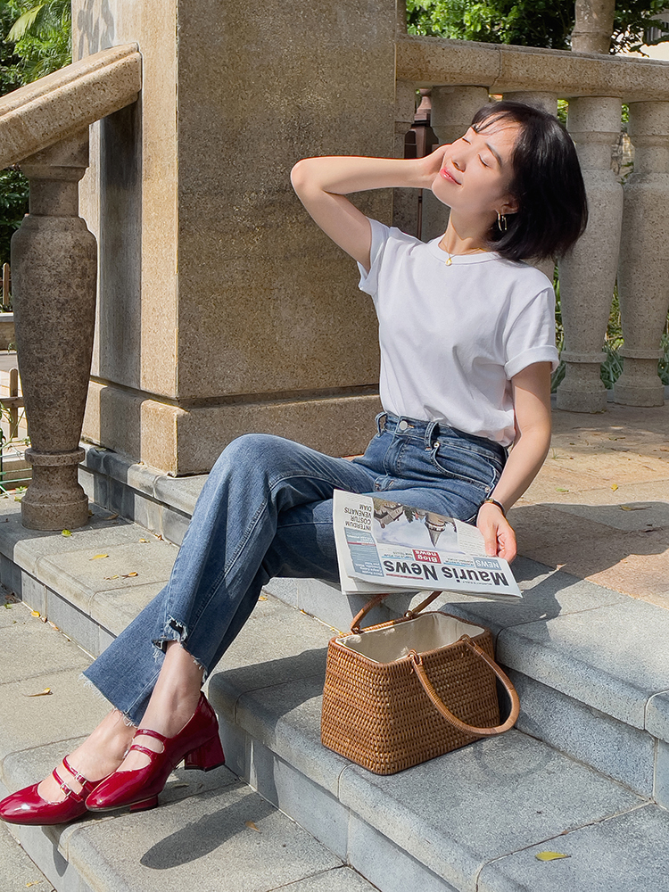 显瘦|“短袖T恤+半身裙”这也太配了吧!显白显瘦,太适30岁的女人了